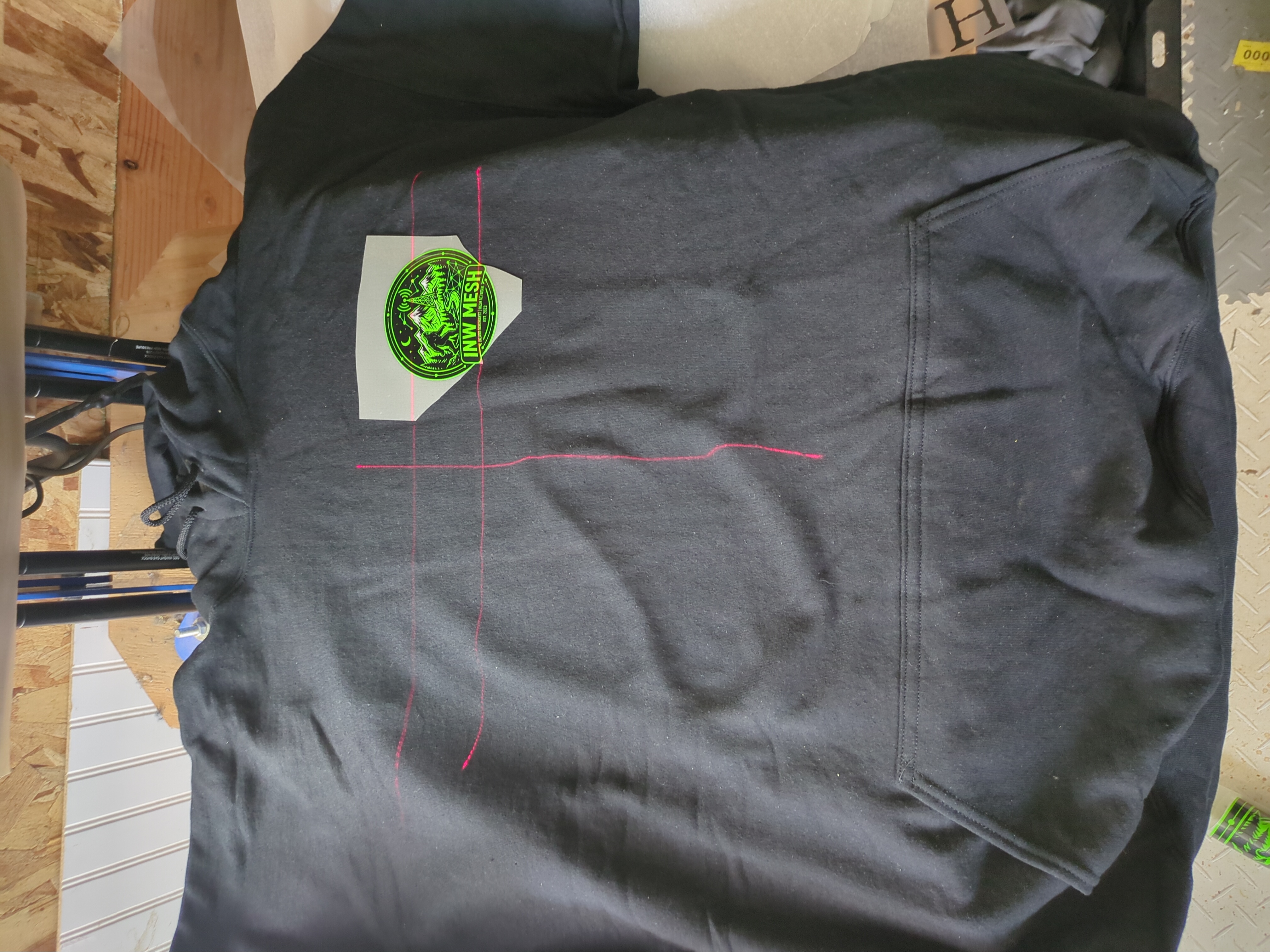 INWMESH DARK SMALL LOGO HOODIE